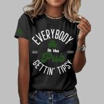 Women's Everybody In The Pub Getting Tipsy St. Patrick's Day Print Crew Neck T-Shirt