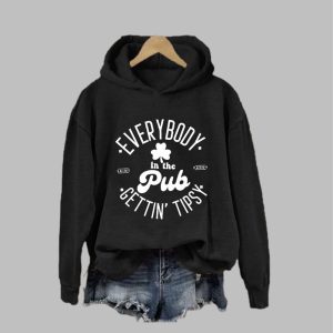 St. Patrick's Day Everybody In The Pub Getting Tipsy Printed Hoodie