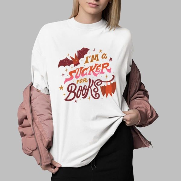 2025 Halloween Im A Sucker For Books Shirt 0 2