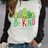 2025 Retro Christmas Tree Be Kind To Everyone Print Sweatshirt 2