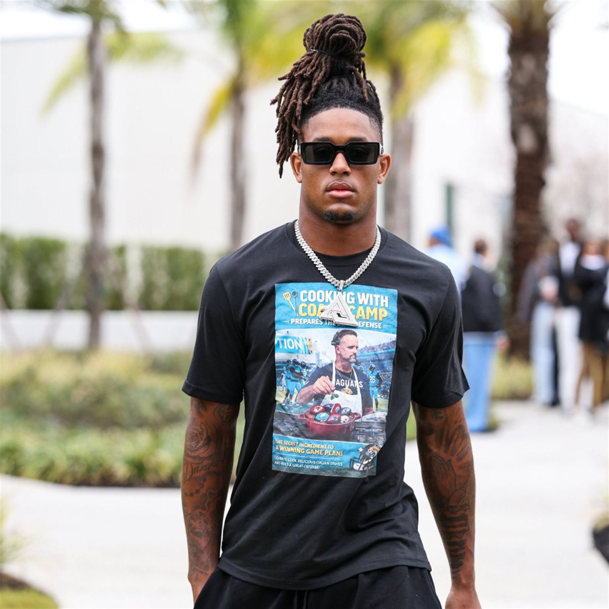 Antonio Johnson Jaguars Cooking With Coach Camp Shirt 2 9 Antonio Johnson Jaguars Cooking With Coach Camp Shirt 2 9