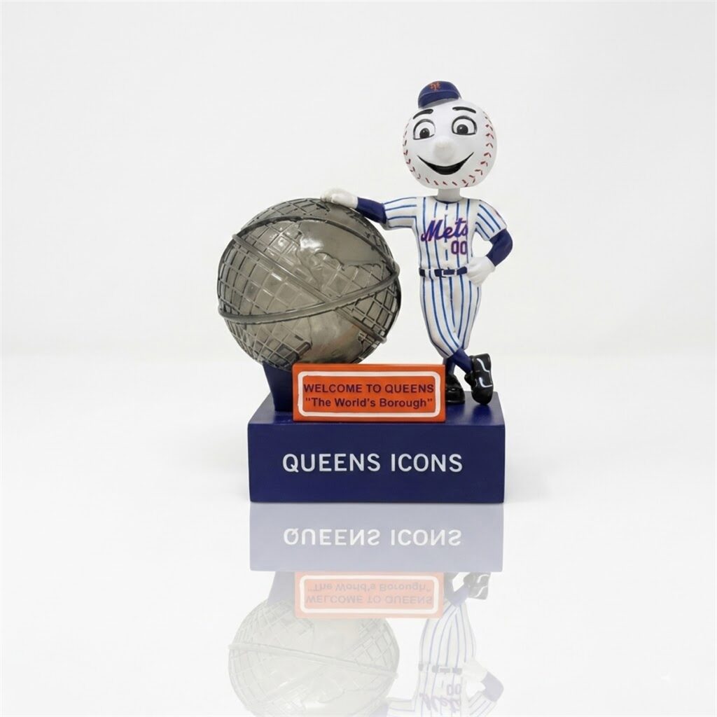 2026 New York Mets Mr Met At The Unisphere Light Up Bobblehead Giveaway 1